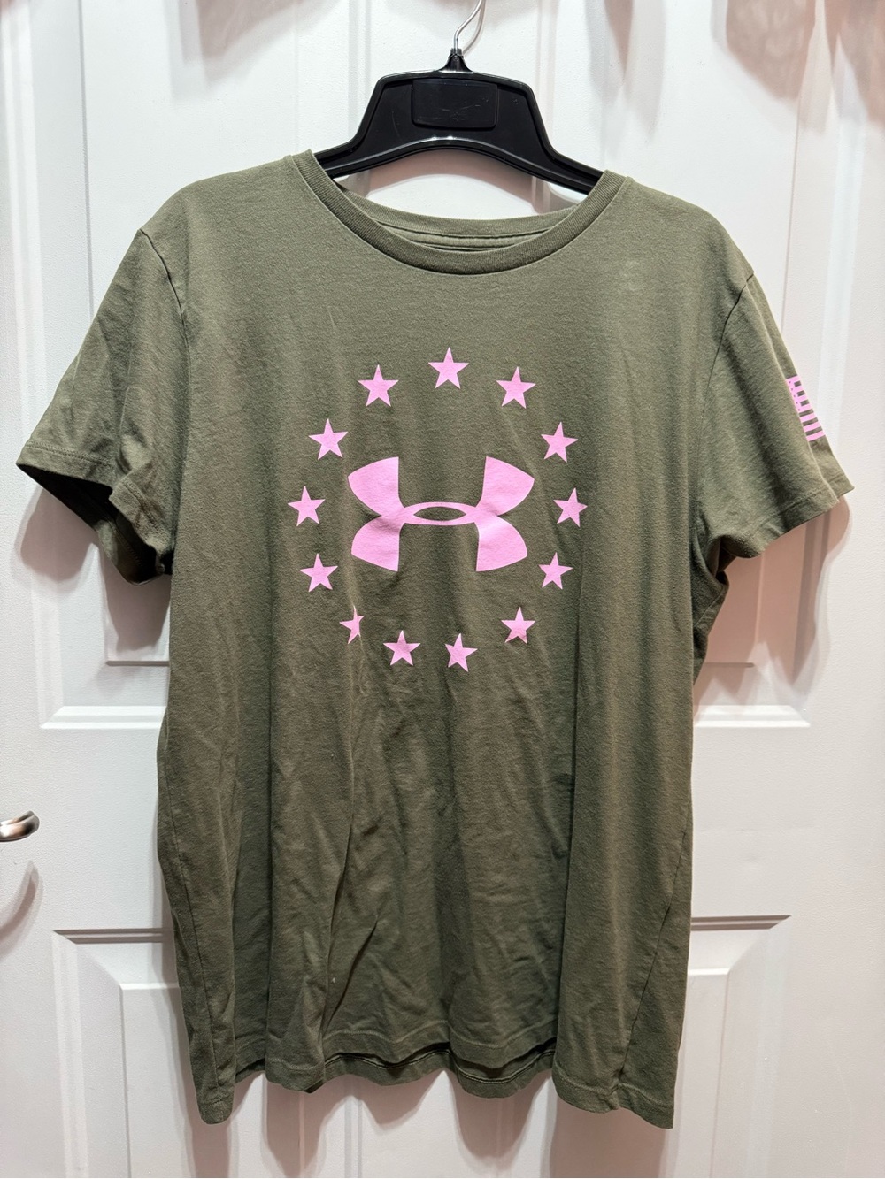 Under Armour Olive Green Short Sleeve Tee with Pink Logo Stars XL